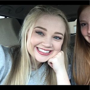 Meet your Posher, Lily